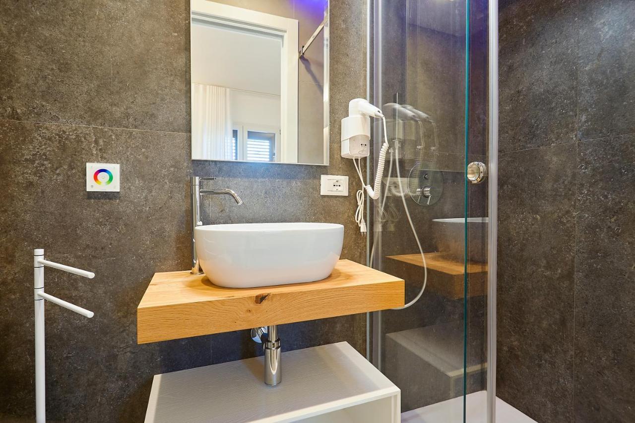 Porta Del Golfo Apartments & Suites 카스텔라마레델골포 외부 사진
